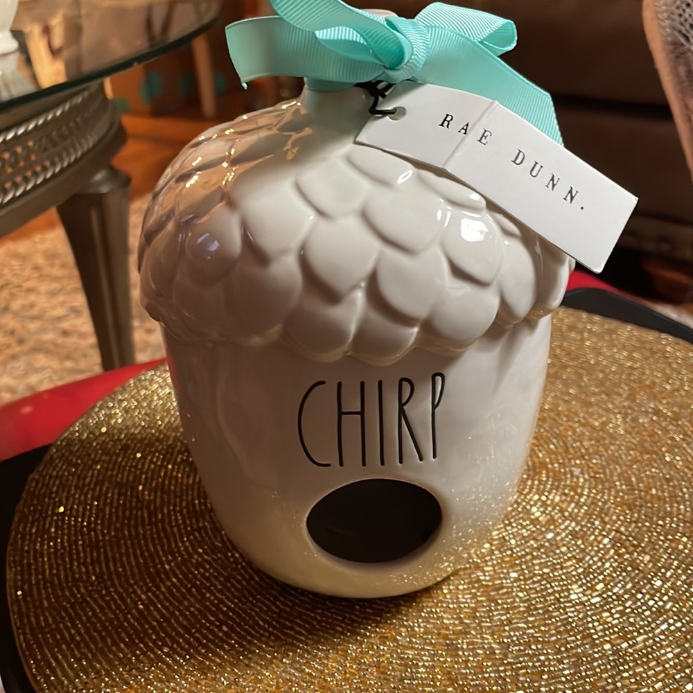Rae Dunn “chirp” ceramic acorn shaped feeder NEW 🐿